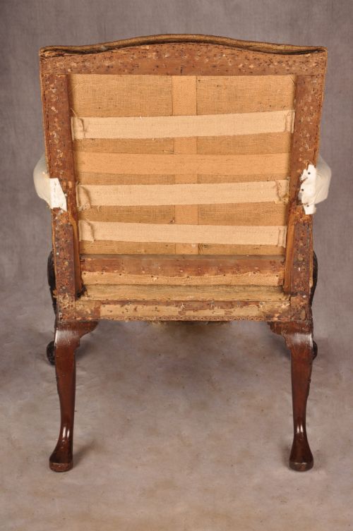 FINE 18TH CENTURY CHIPPENDALE MAHOGANY GAINSBOROUGH ARMCHAIR - ADDITIONAL PHOTO 12