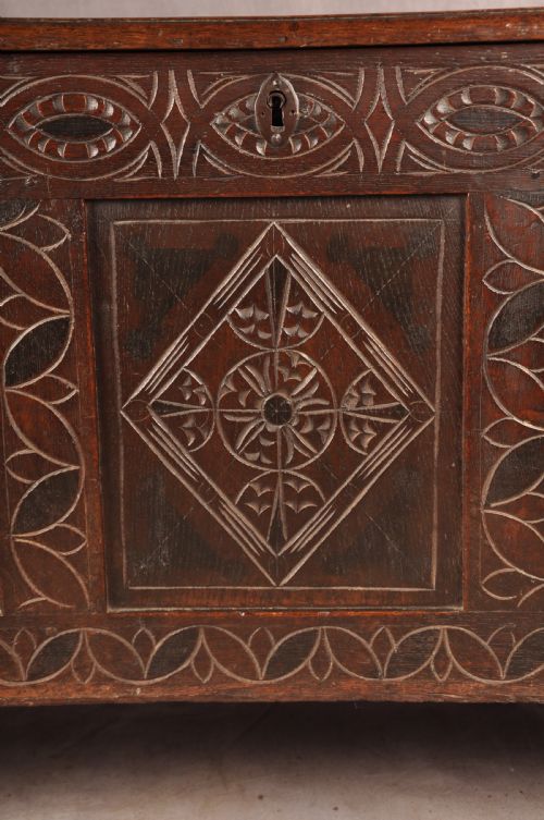 A RARE 17TH CENTURY EBONIZED DORSET COFFER - ADDITIONAL PHOTO 2