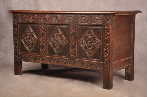 A RARE 17TH CENTURY EBONIZED DORSET COFFER - ADDITIONAL PHOTO 16
