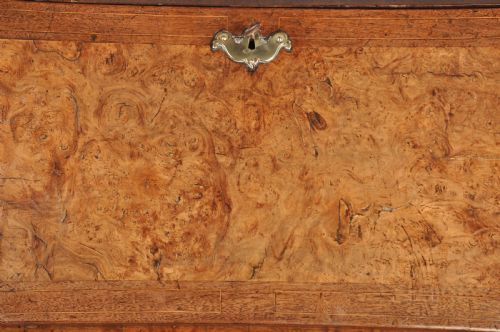 RARE LATE 17TH CENTURY BURR ELM WALNUT BUREAU - ADDITIONAL PHOTO 4