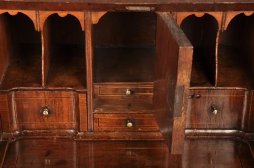 RARE LATE 17TH CENTURY BURR ELM WALNUT BUREAU - ADDITIONAL PHOTO 11