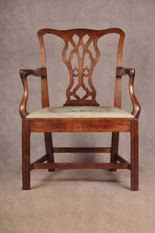 18th century mahogany chippendale armchair - CATEGORY: ANTIQUE CHAIRS - DATED 18TH CENTURY