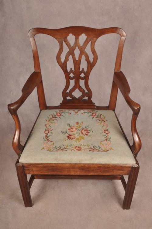 18TH CENTURY MAHOGANY CHIPPENDALE ARMCHAIR - ADDITIONAL PHOTO 1