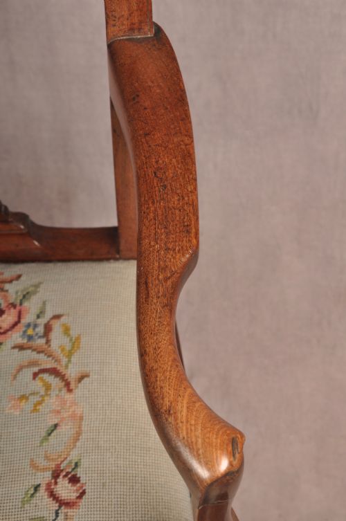 18TH CENTURY MAHOGANY CHIPPENDALE ARMCHAIR - ADDITIONAL PHOTO 4