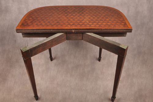 FINE 18TH CENTURY PARQUETRY CARD TABLE - ADDITIONAL PHOTO 10