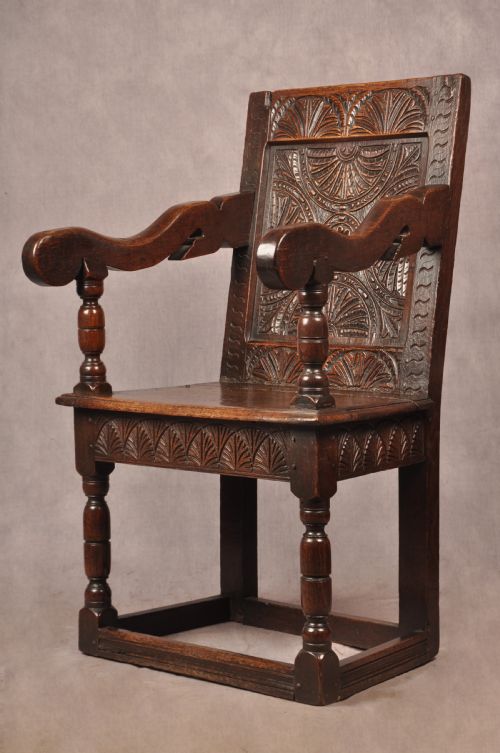 EARLY 17TH CENTURY OAK WAINSCOT CHAIR - ADDITIONAL PHOTO 1