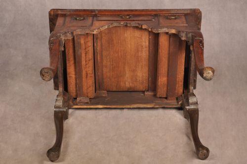 A RARE EARLY 18TH CENTURY WALNUT LOWBOY - ADDITIONAL PHOTO 13