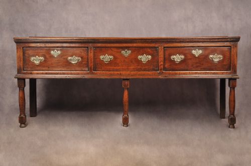 early 18th century oak dresser base - CATEGORY: ANTIQUE SIDEBOARDS - DATED 18TH CENTURY
