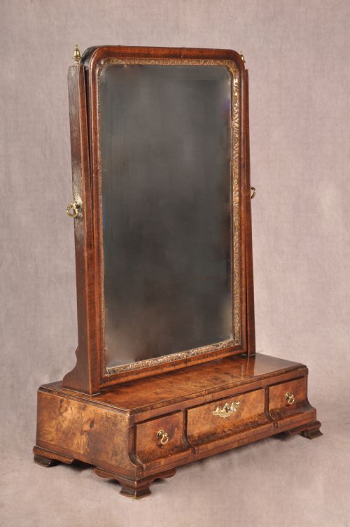 18TH CENTURY WALNUT TOILET MIRROR - ADDITIONAL PHOTO 1