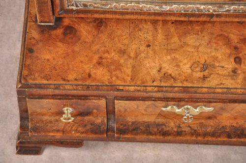 18TH CENTURY WALNUT TOILET MIRROR - ADDITIONAL PHOTO 4