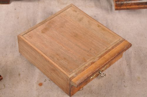 18TH CENTURY WALNUT TOILET MIRROR - ADDITIONAL PHOTO 11