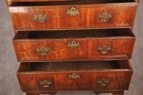 EXCEPTIONAL EARLY 18TH CENTURY WALNUT CHEST ON STAND - ADDITIONAL PHOTO 11