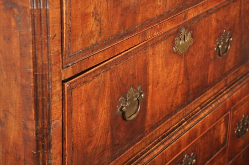 EXCEPTIONAL EARLY 18TH CENTURY WALNUT CHEST ON STAND - ADDITIONAL PHOTO 12