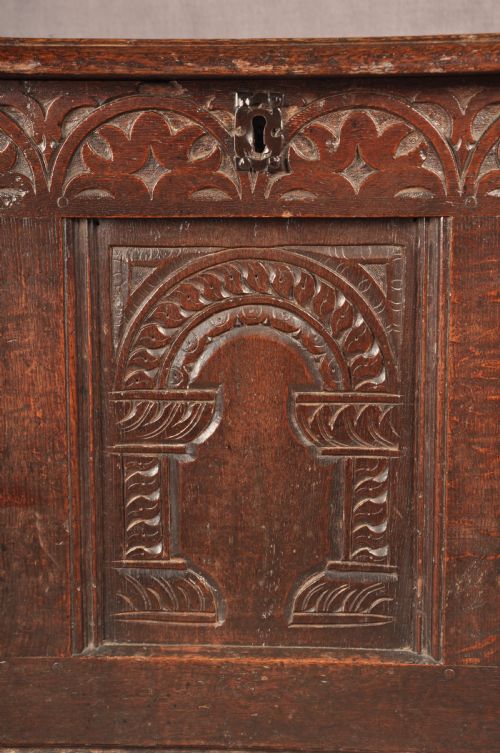 17TH CENTURY ARCADED OAK COFFER - ADDITIONAL PHOTO 1
