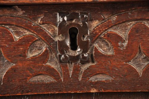17TH CENTURY ARCADED OAK COFFER - ADDITIONAL PHOTO 2