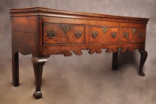 EARLY 18TH CENTURY OAK DRESSER BASE - ADDITIONAL PHOTO 2