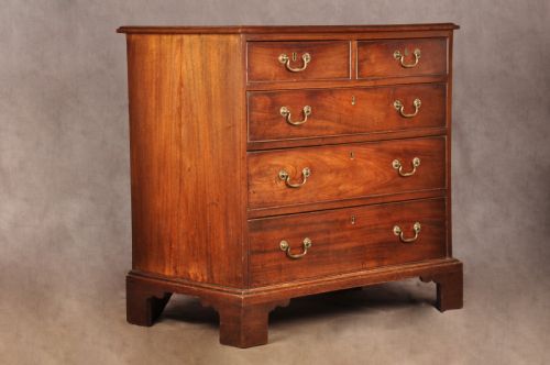 FINE 18TH CENTURY MAHOGANY CHEST OF DRAWERS - ADDITIONAL PHOTO 1