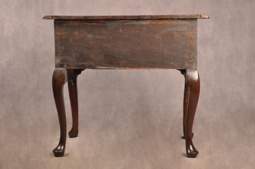 A RARE EARLY 18TH CENTURY WALNUT LOWBOY - ADDITIONAL PHOTO 17