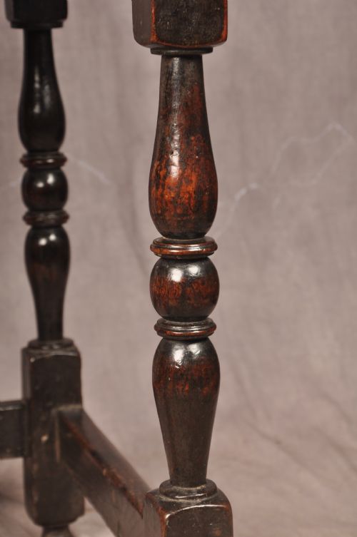 A 17TH CENTURY OAK SIDE TABLE - ADDITIONAL PHOTO 3