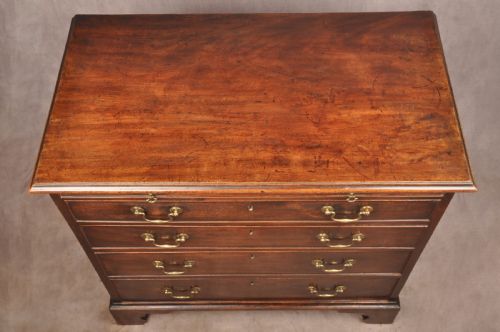 FINE 18TH CENTURY MAHOGANY CHEST OF DRAWERS - ADDITIONAL PHOTO 7