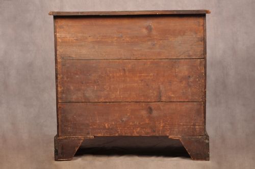 FINE 18TH CENTURY MAHOGANY CHEST OF DRAWERS - ADDITIONAL PHOTO 11