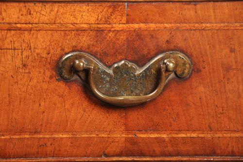 SMALL EARLY 18TH CENTURY WALNUT CHEST OF DRAWERS - ADDITIONAL PHOTO 8