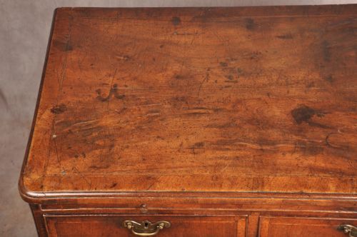 SMALL EARLY 18TH CENTURY WALNUT CHEST OF DRAWERS - ADDITIONAL PHOTO 14