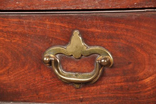 VERY FINE EARLY 18TH CENTURY MAHOGANY CHEST OF DRAWERS - ADDITIONAL PHOTO 1