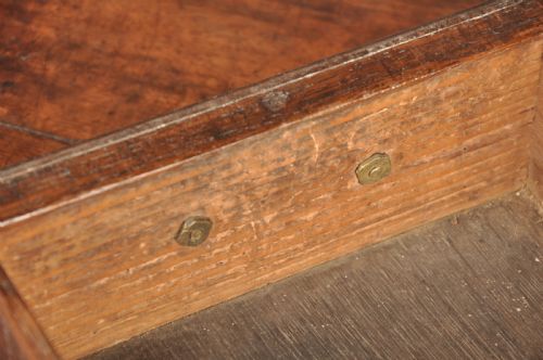 EARLY GEORGE II WALNUT LOWBOY SIDE TABLE - ADDITIONAL PHOTO 5