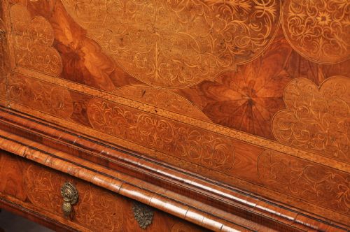 IMPORTANT 17TH CENTURY ARABESQUESEAWEED MARQUETRY ESCRITOIRE ON STAND - ADDITIONAL PHOTO 9