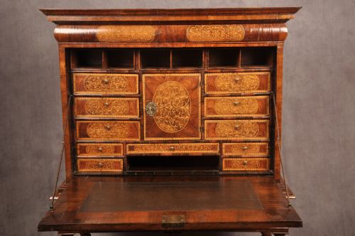 IMPORTANT 17TH CENTURY ARABESQUESEAWEED MARQUETRY ESCRITOIRE ON STAND - ADDITIONAL PHOTO 10