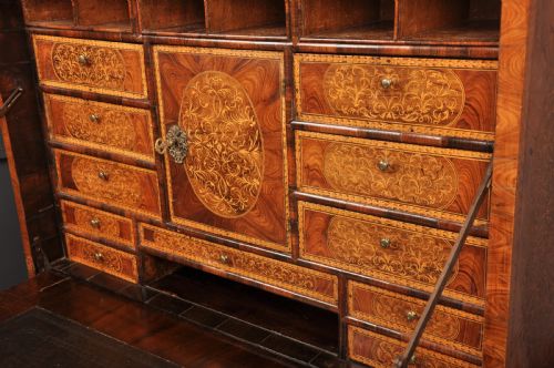 IMPORTANT 17TH CENTURY ARABESQUESEAWEED MARQUETRY ESCRITOIRE ON STAND - ADDITIONAL PHOTO 12