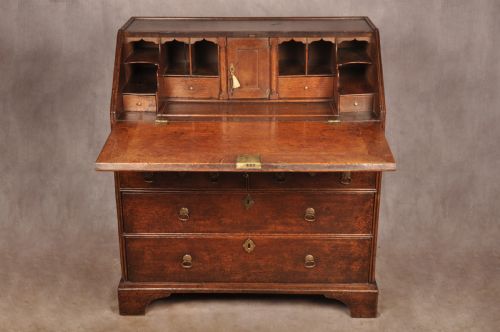 QUEEN ANNE OAK BUREAU - ADDITIONAL PHOTO 1
