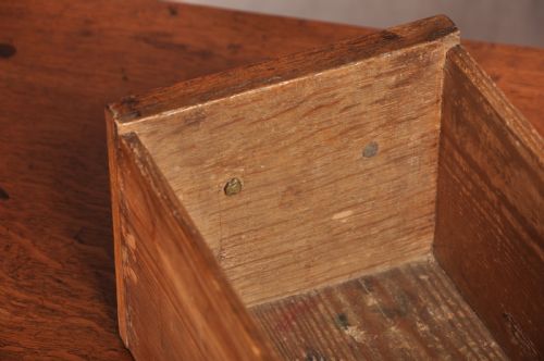 FINE MID 18TH CENTURY OAK LOWBOY SIDE TABLE - ADDITIONAL PHOTO 4