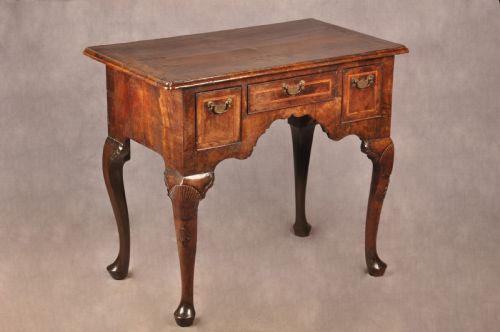 RARE EARLY 18TH CENTURY WALNUT LOWBOY - ADDITIONAL PHOTO 13