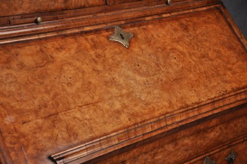 17TH CENTURY BURR WALNUT BUREAU CABINET - ADDITIONAL PHOTO 2