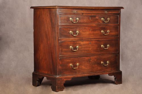 fine 18th century mahogany chest of drawers - CATEGORY: ANTIQUE CHEST OF DRAWERS - DATED 18TH CENTURY