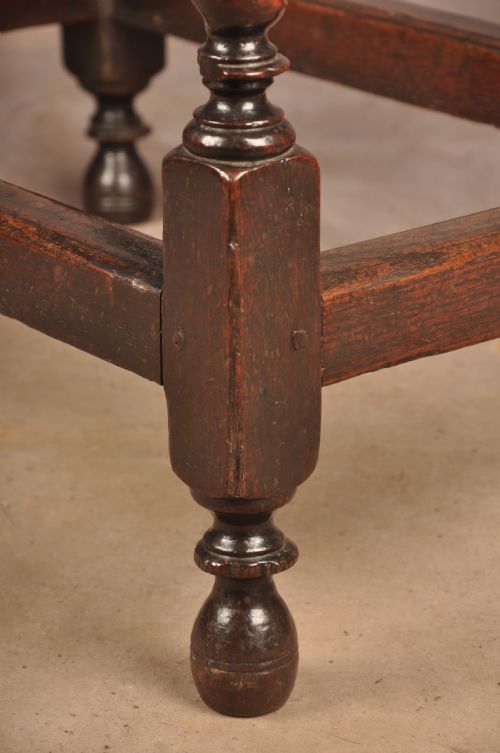 SMALL 17TH CENTURY OAK SIDE TABLE - ADDITIONAL PHOTO 8