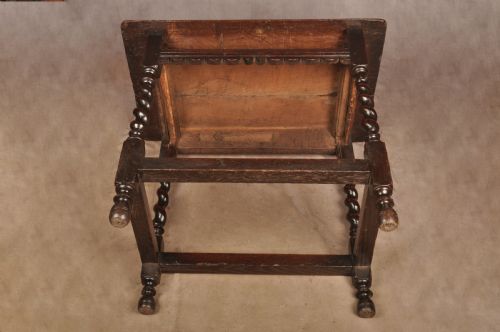 SMALL 17TH CENTURY OAK SIDE TABLE - ADDITIONAL PHOTO 16