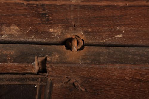 SUPERB 17TH CENTURY OAK COFFER - ADDITIONAL PHOTO 10