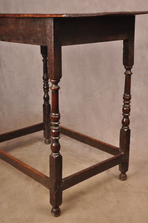 RARE 17TH CENTURY OAK CENTRE TABLE - ADDITIONAL PHOTO 10