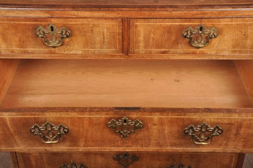 MID 18TH CENTURY WALNUT CHEST OF DRAWERS - ADDITIONAL PHOTO 6
