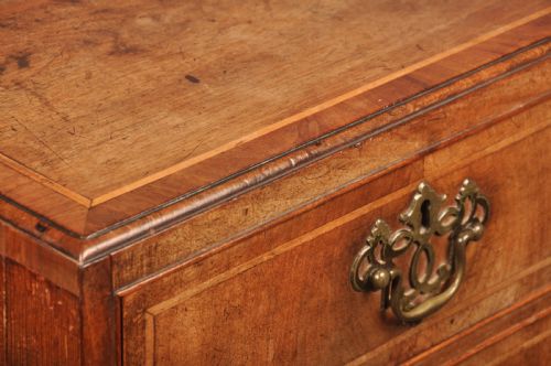 MID 18TH CENTURY WALNUT CHEST OF DRAWERS - ADDITIONAL PHOTO 11