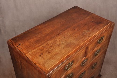 MID 18TH CENTURY WALNUT CHEST OF DRAWERS - ADDITIONAL PHOTO 12
