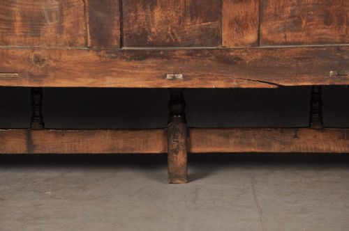 RARE 17TH CENTURY OAK SETTLE - ADDITIONAL PHOTO 10