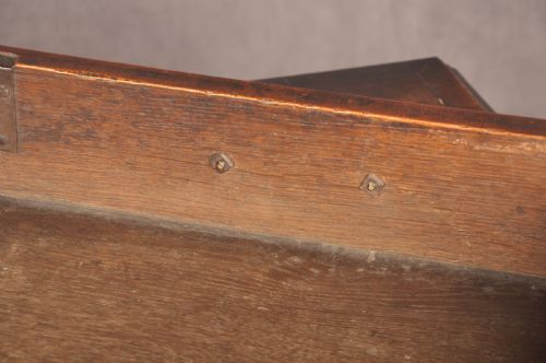 SMALL 18TH CENTURY MAHOGANY CHEST OF DRAWERS - ADDITIONAL PHOTO 12