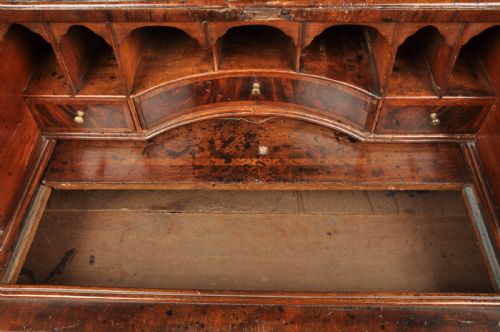 RARE QUEEN ANNE BURR WALNUT BUREAU - ADDITIONAL PHOTO 9