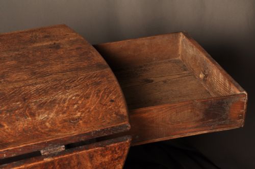 LARGE 17TH CENTURY OAK GATELEG TABLE - ADDITIONAL PHOTO 3
