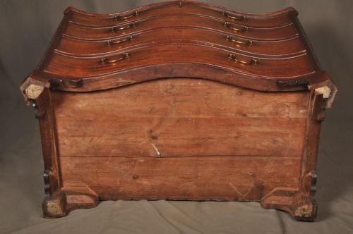 A FINE 18TH CENTURY SERPENTINE CHEST OF DRAWERS - ADDITIONAL PHOTO 14