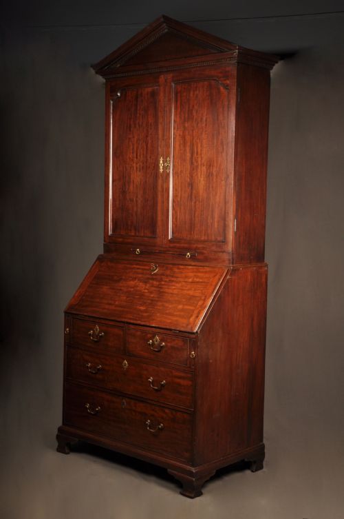 A FINE 18TH CENTURY MAHOGANY BUREAU CABINET - ADDITIONAL PHOTO 14